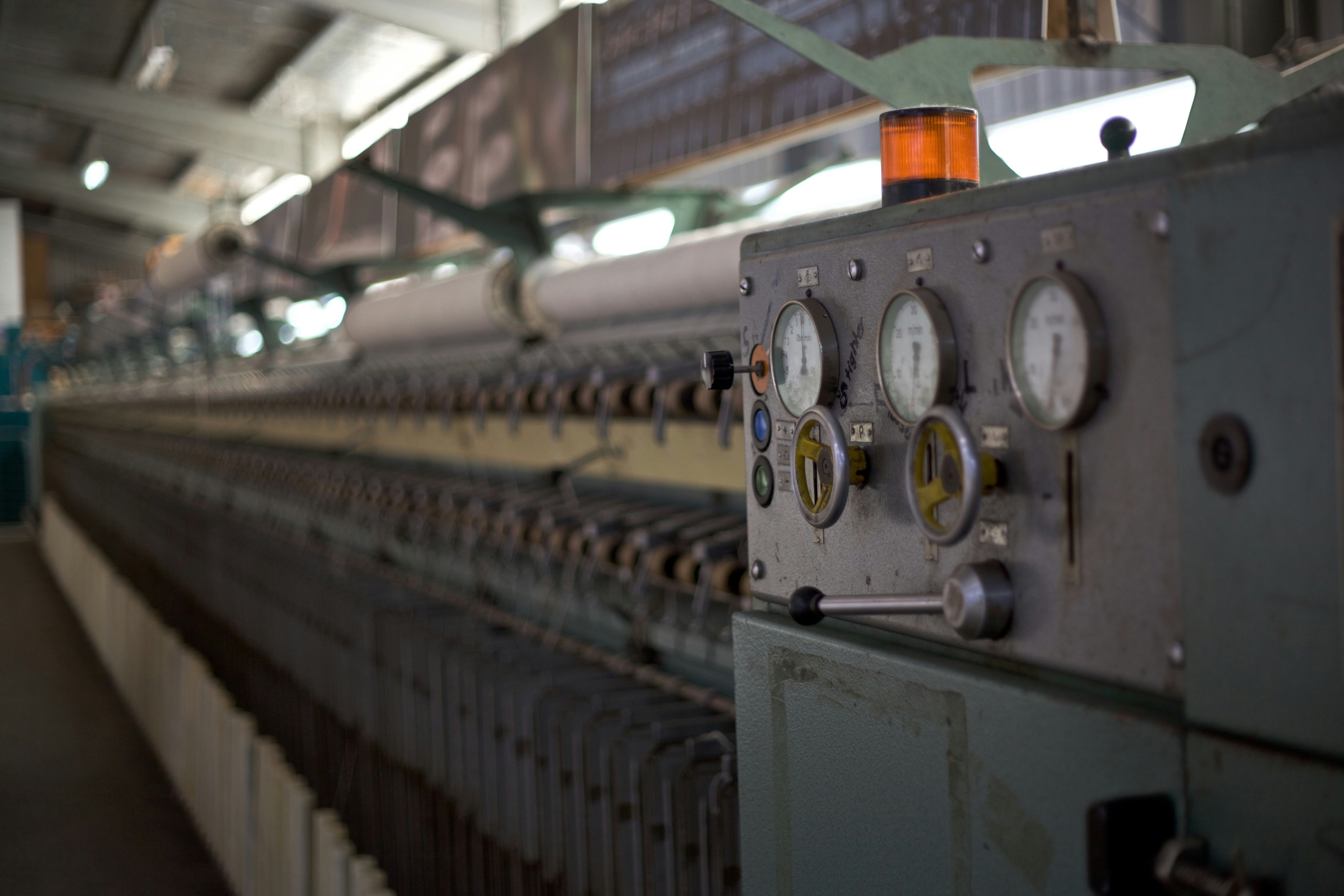 Custom Plastic Injection Molding vs. 3D Printing